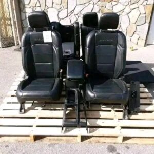 JEEP WRANGLER FRONT BUCKET LEATHER SEATS 4 DOOR SAHARA JL.