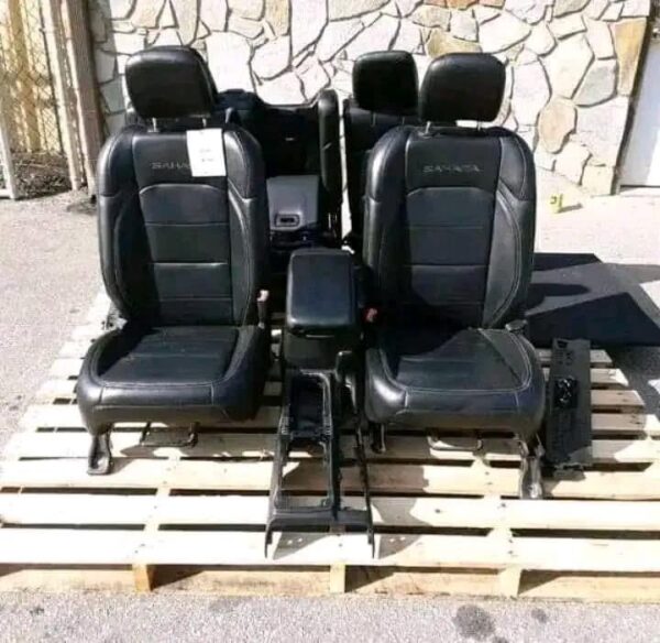 JEEP WRANGLER FRONT BUCKET LEATHER SEATS 4 DOOR SAHARA JL.