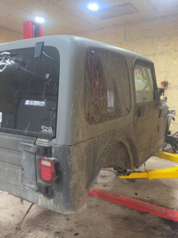 2003 jeep tub in pretty decent shape
