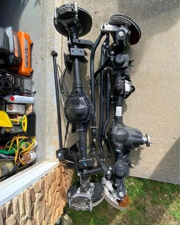 Dana 44 complete front and rear with e-lockers