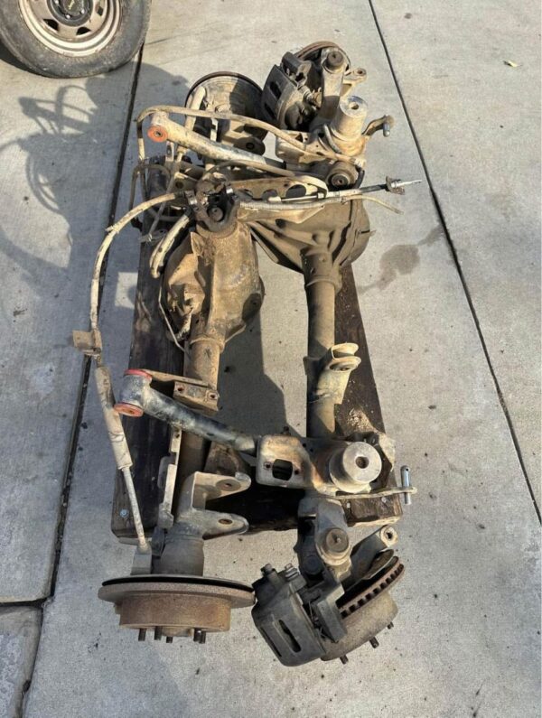 Front and rear axles off 2006 Jeep wrangler TJ Rubicon