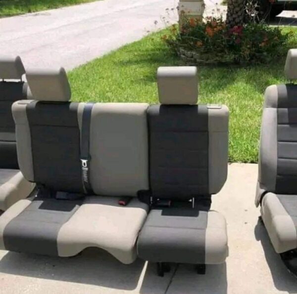 Front and rear seats for Jeep Wrangler JKU